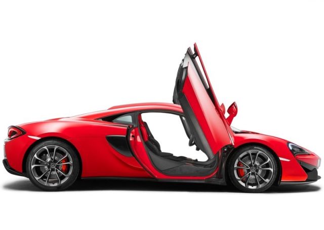 McLaren 540C Coupe ön görünüm ve LED farlar