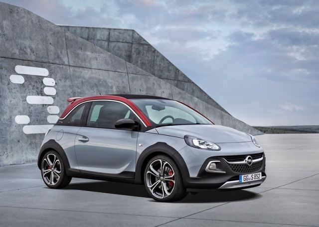 Opel Adam Rocks S ön ve yan görünüm