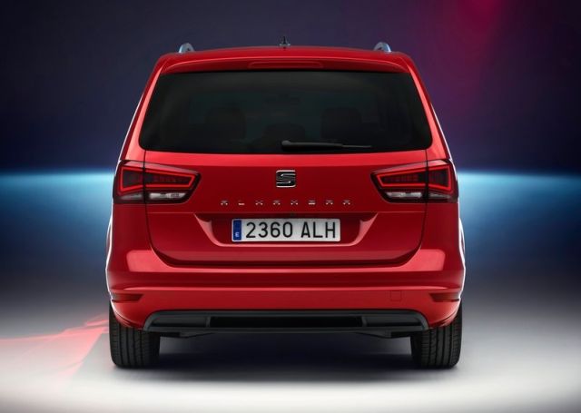 SEAT Alhambra arkadan görünüm