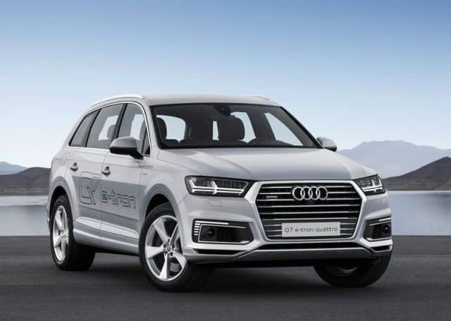 Audi Q7 e-tron plug in hibrit SUV yan görünüm