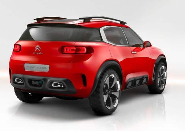 Citroen Aircross Concept açık kapılarla kabin görünümü