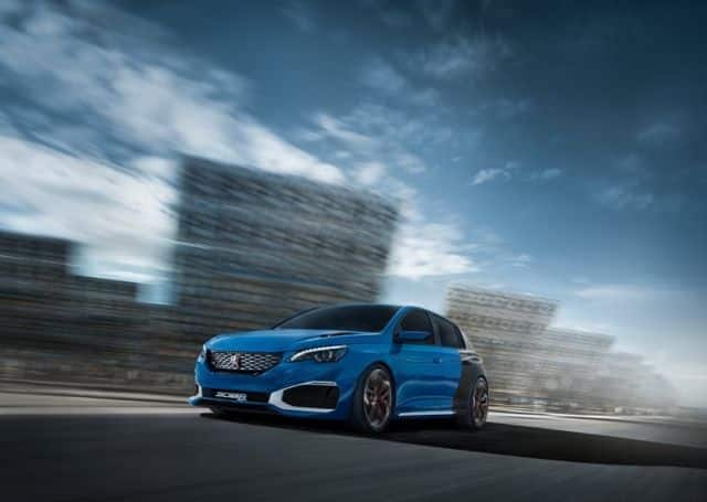 308 R Hybrid konsept otomobilin yandan ön görünümü