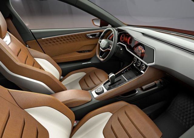 SEAT konsept otomobilinin arka ve yan görünümü