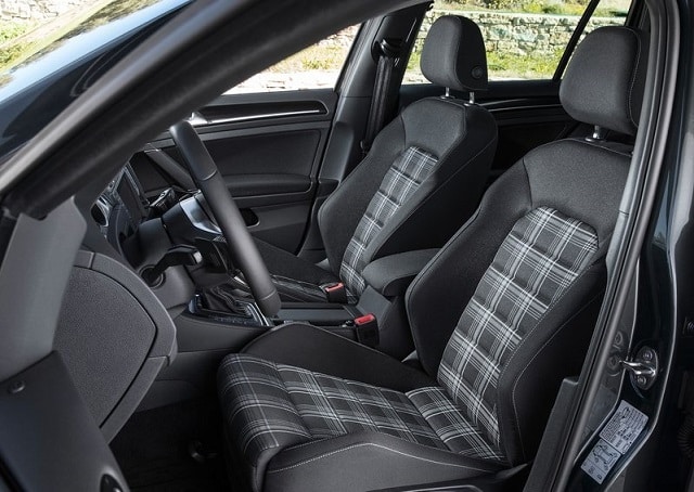Golf GTD Variant arka ve yan gövde görünümü