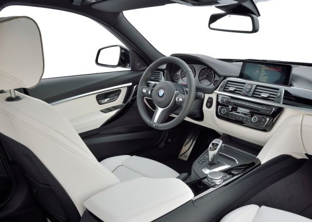 BMW 3 Series F30 LCI sürücü kokpiti ve orta konsol