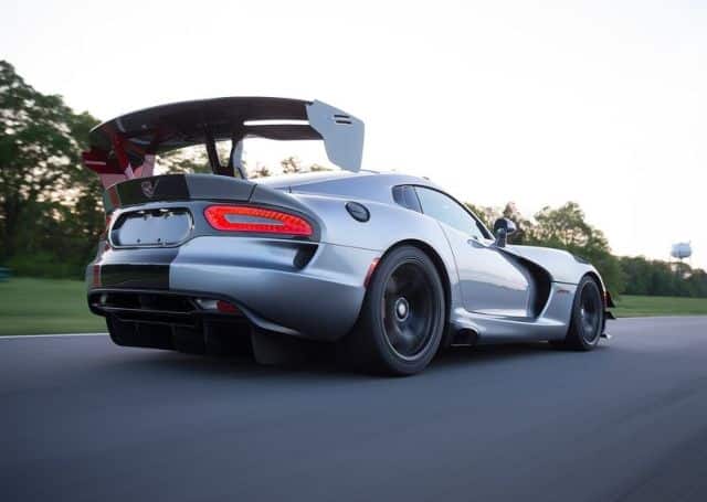 Dodge Viper ACR pist odaklı dış tasarım
