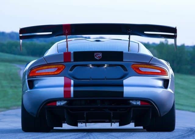 Dodge Viper ACR arka üç çeyrek görünümü