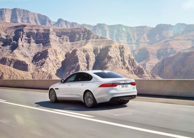 Jaguar XF dış gövde ayrıntısı