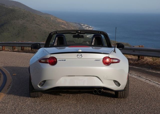 Mazda MX-5 Club roadster gövdesi