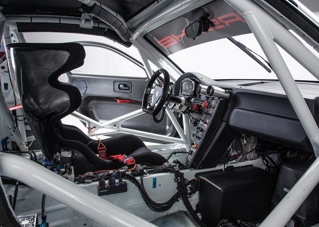 Porsche 911 GT3 R arka üç çeyrek görünüm