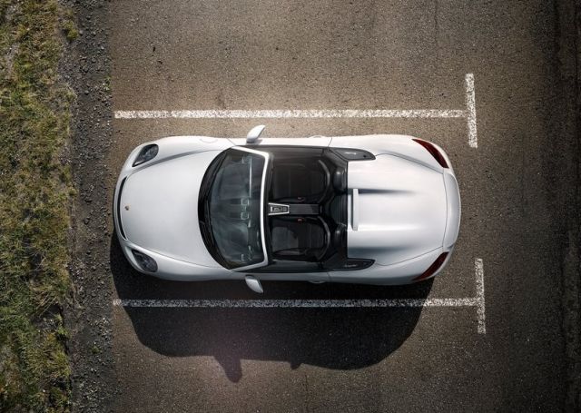 Porsche Boxster Spyder arka üç çeyrek görünüm