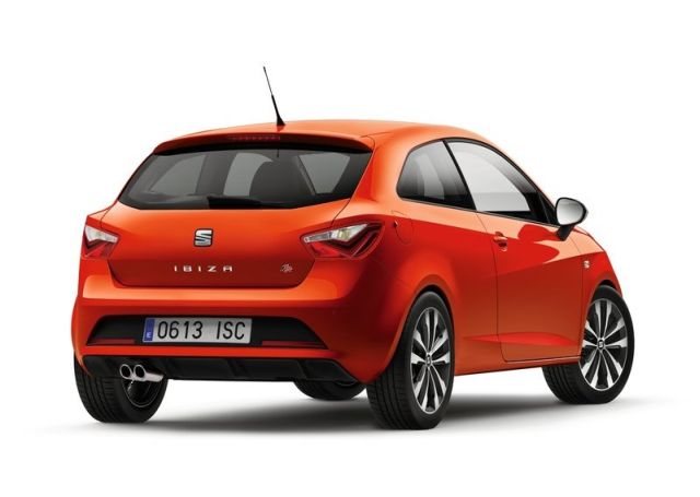SEAT Ibiza SC arka üç çeyrek görünüm