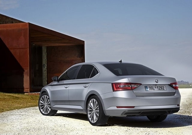 Skoda Superb üçüncü nesil dış tasarım