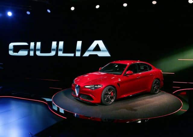 Giulia Quadrifoglio yan görünüm arşiv görseli
