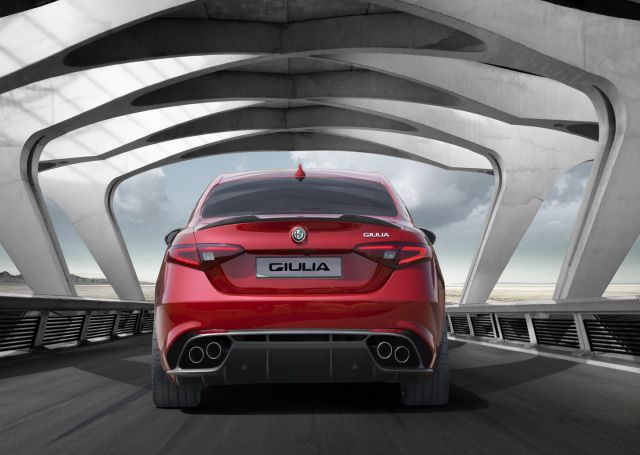 Giulia Quadrifoglio dış görünüm arşiv görseli