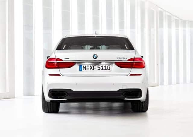 BMW 7 Series arka üç çeyrek görünüm