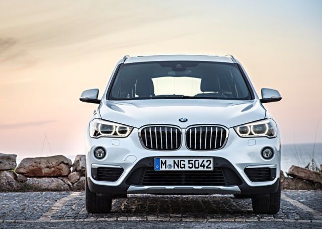 BMW X1 F48 arka bölüm görünümü