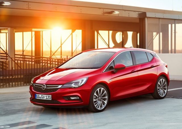 Opel Astra K tanıtım fotoğrafı