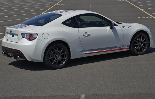 GT86 Blanco 18 inç antrasit alaşım jant detayı