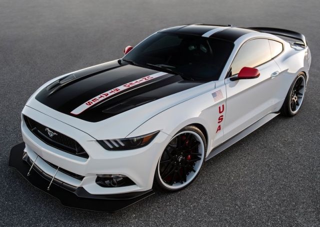 Ford Mustang GT Apollo Edition önden üç çeyrek görünüm