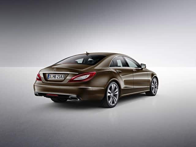 Mercedes-Benz CLS C218 arka sağ üç çeyrek görünümü