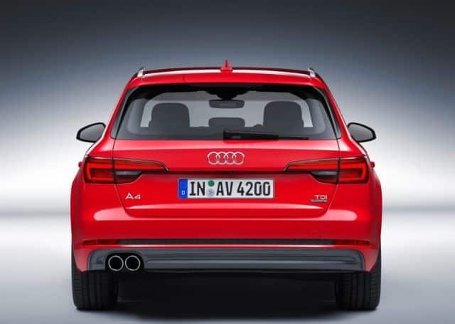 Audi A4 Avant arkadan görünüm TDI rozeti