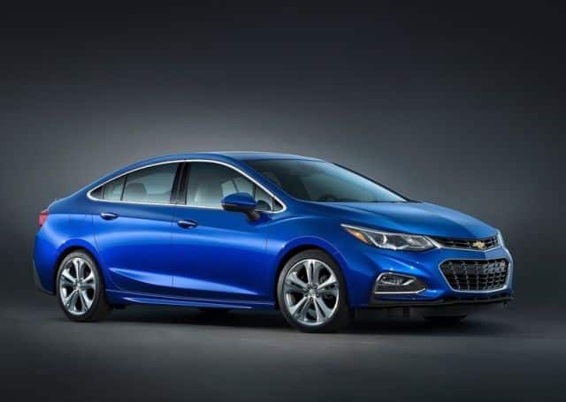 2016 Chevrolet Cruze ön üç çeyrek görünümü