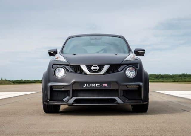 Juke-R 2.0 karbon fiber gövde parçaları