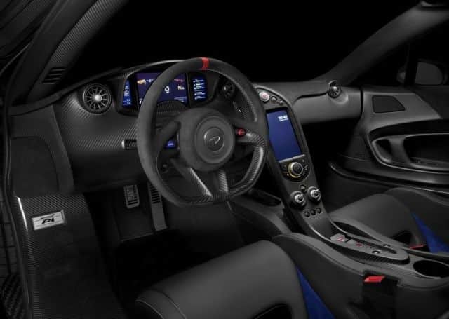 Prost temalı McLaren P1 kokpit ve orta konsol