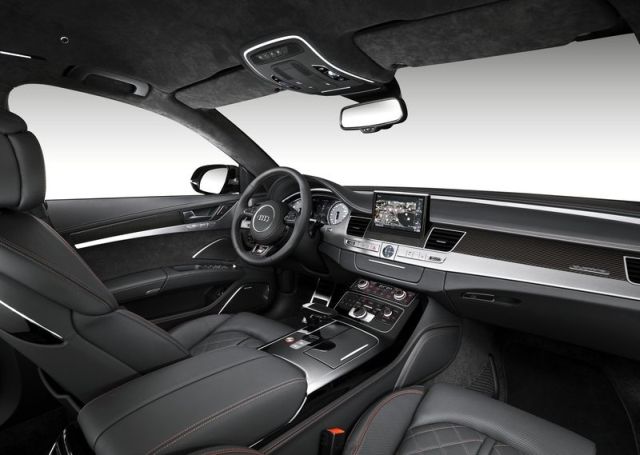 Audi S8 plus arka tasarım ayrıntısı