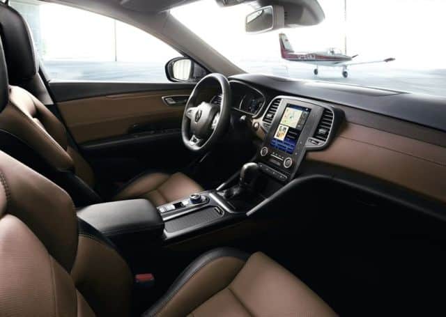 Renault Talisman ön koltuklar ve kokpit görünümü