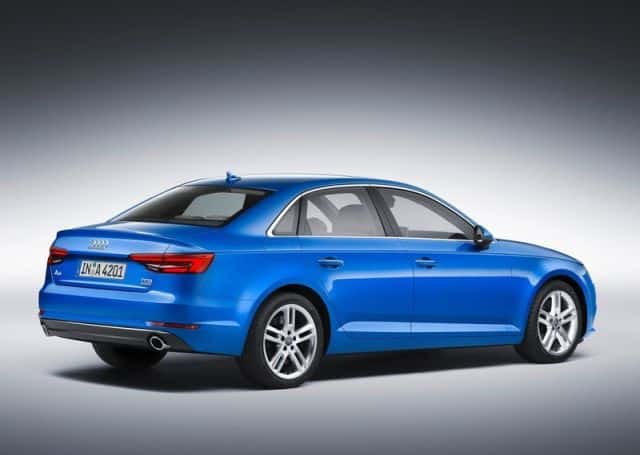 Audi A4 sedan sağ arka üç çeyrek görünüm
