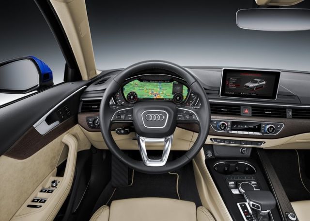 Audi A4 kokpit Virtual Cockpit ve MMI ekranı