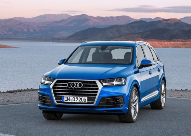 Audi Q7 ikinci nesil yan profil arşiv görseli