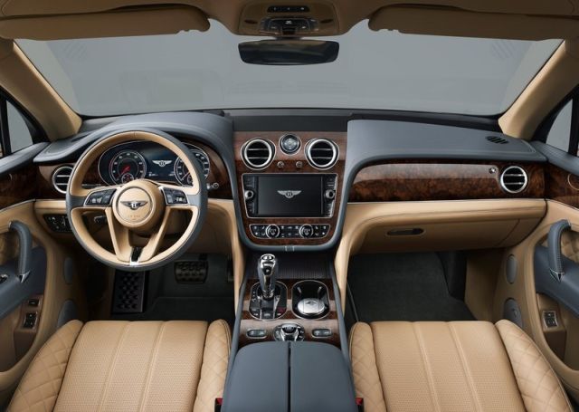 Bentley Bentayga arka koltuklar