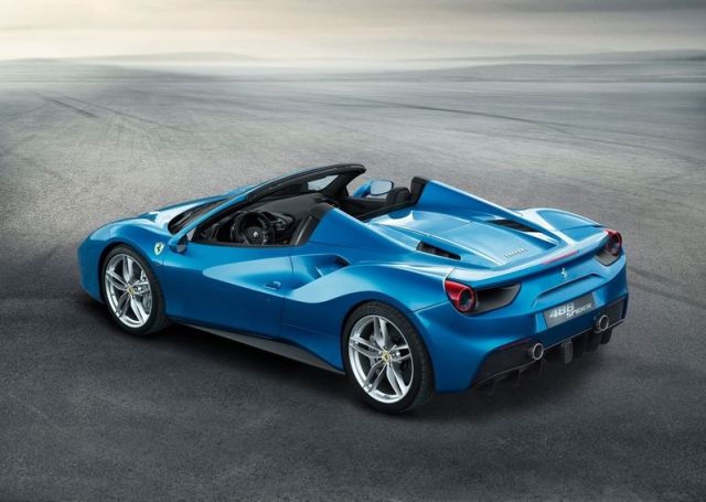 2016 Ferrari 488 Spider otomobil arşiv görseli