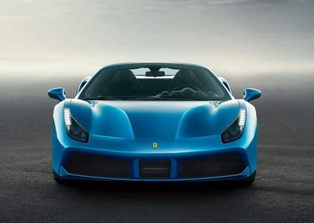 Ferrari 488 Spider kokpit görünümü
