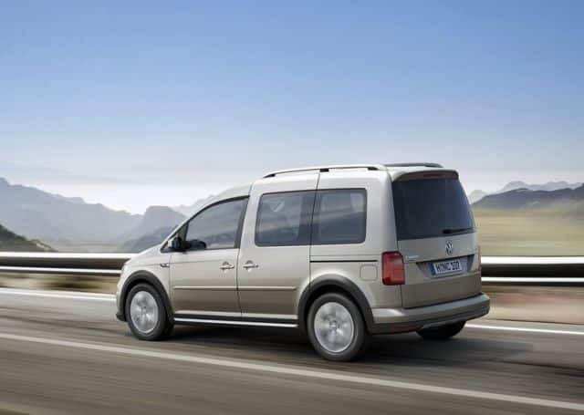 Caddy Alltrack kabin ve ön konsol görünümü