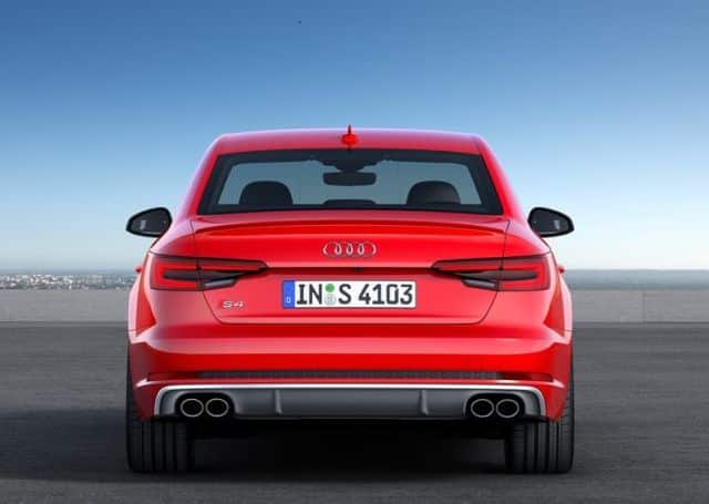 Audi S4 sedan gövde arşiv görseli