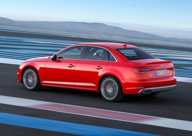 Audi S4 ön ve yan tasarım arşiv görseli