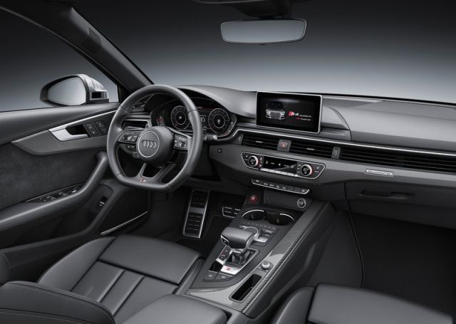 Audi S4 arka tasarım arşiv görseli