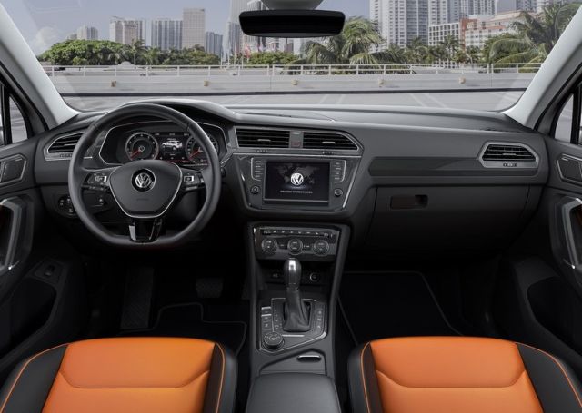 Volkswagen Tiguan gösterge paneli ve direksiyon