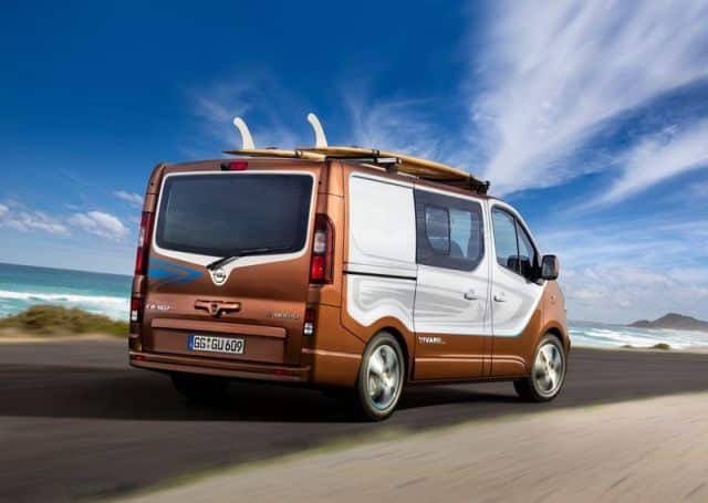 Vivaro Surf Concept arka üç çeyrek görünüm