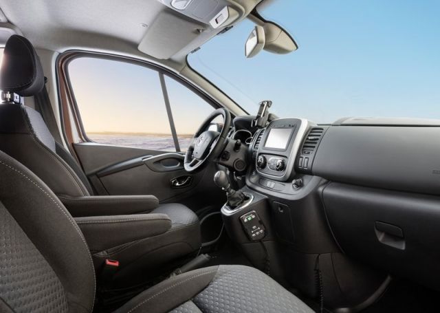 Vivaro Surf Concept yük alanı detayları
