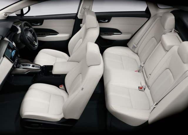 Honda Clarity Fuel Cell sedan genel görünümü