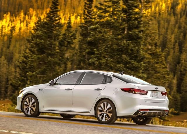 Kia Optima gövde çizgileri