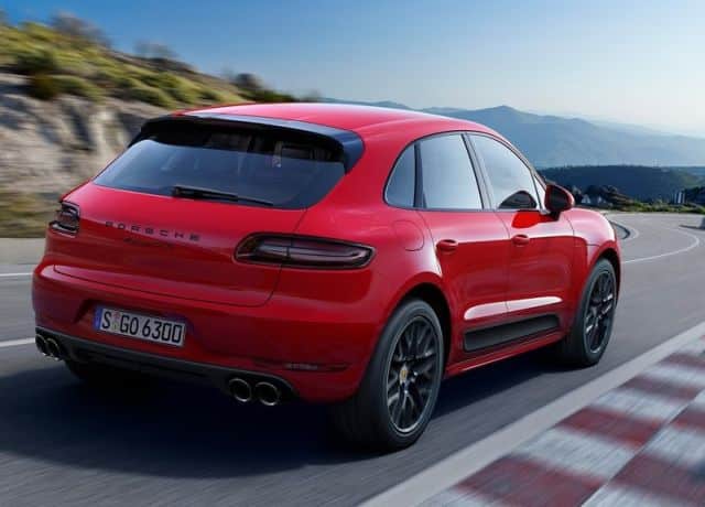 Porsche Macan GTS arka üç çeyrek görünüm