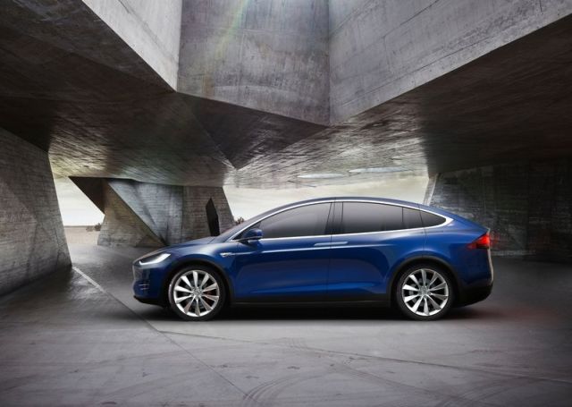 2017 Tesla Model X otomobil arşiv görseli