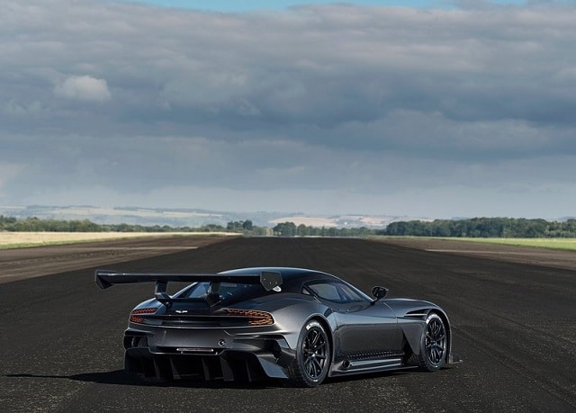 Aston Martin Vulcan sınırlı üretim pist otomobili