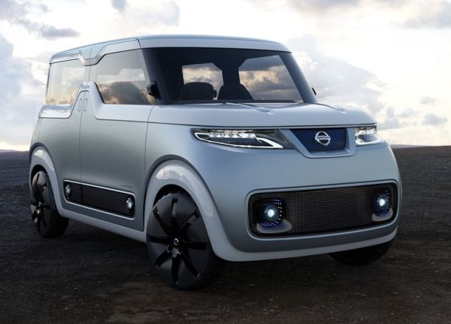 Nissan Teatro for Dayz ön üç çeyrek dış görünümü